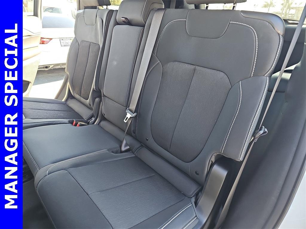 new 2025 Jeep Grand Cherokee L car, priced at $39,989
