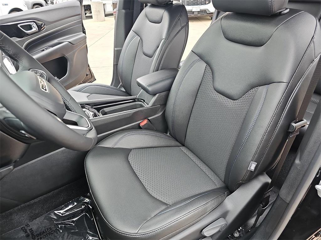 new 2025 Jeep Compass car, priced at $31,255