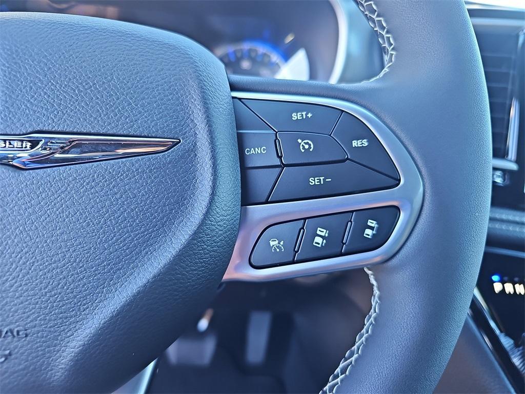 new 2025 Chrysler Pacifica car