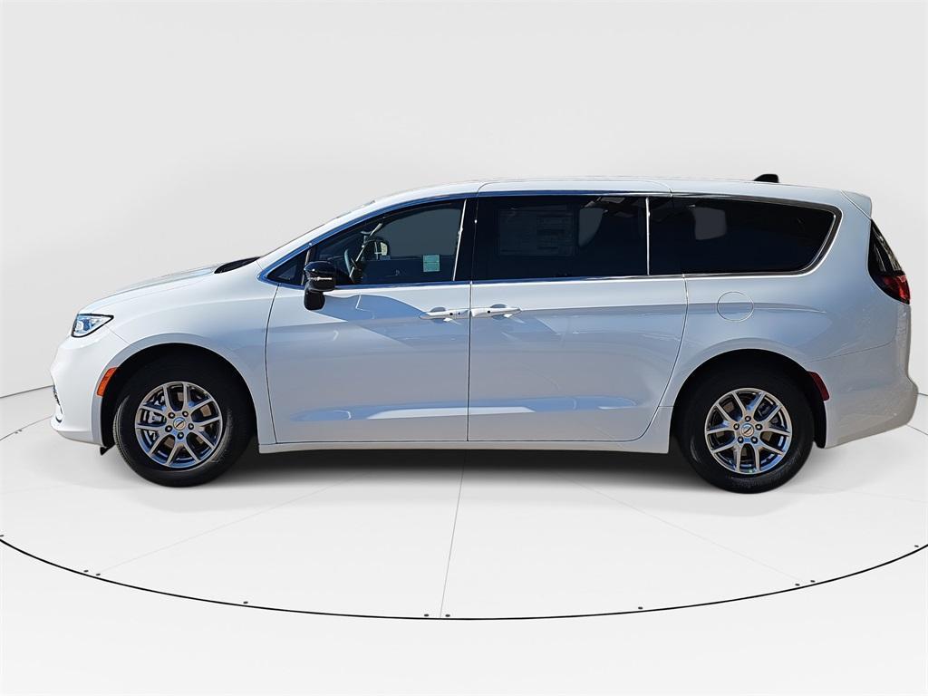 new 2025 Chrysler Pacifica car