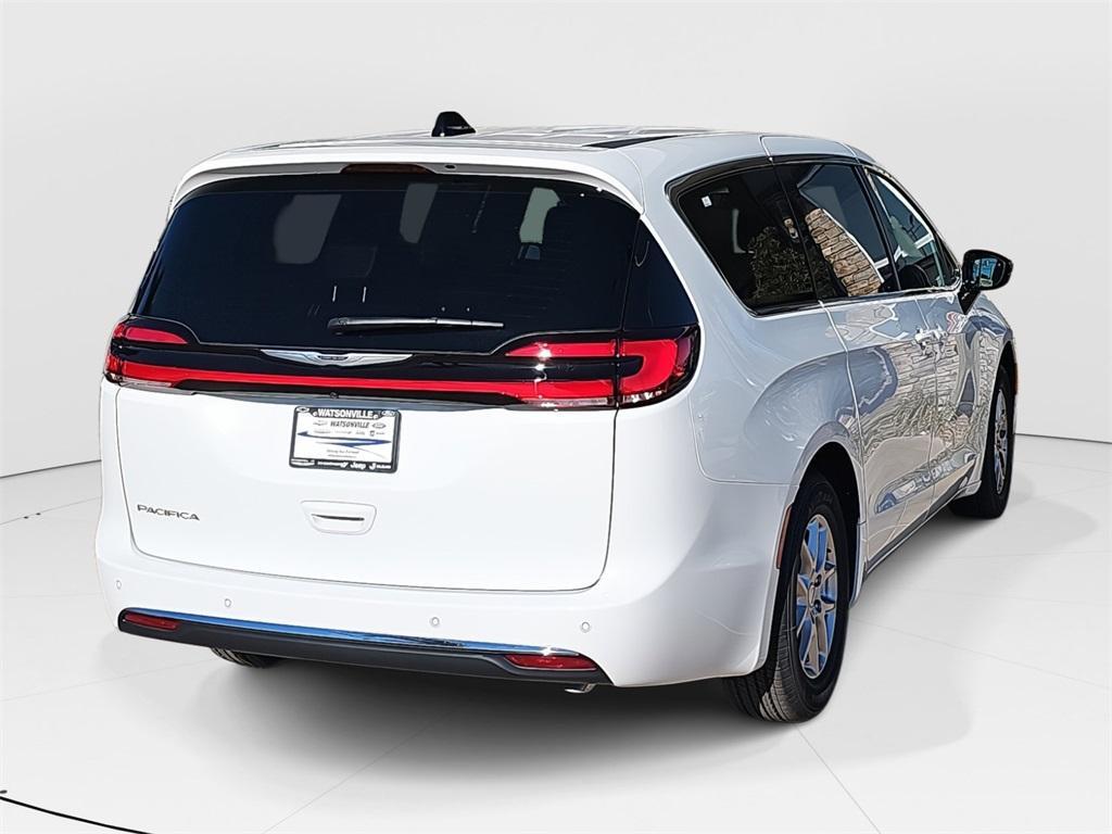 new 2025 Chrysler Pacifica car