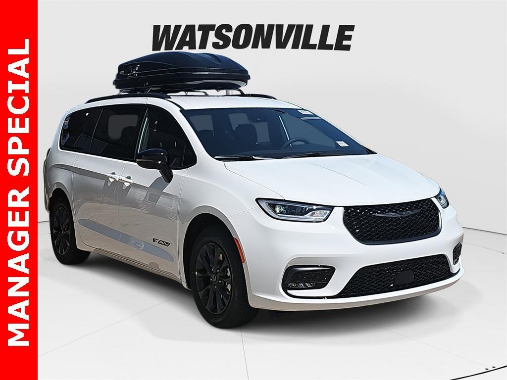 new 2025 Chrysler Pacifica car, priced at $41,498