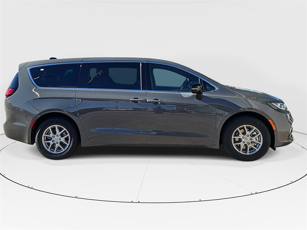 new 2025 Chrysler Pacifica car, priced at $40,990