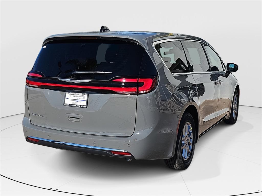 new 2025 Chrysler Pacifica car, priced at $40,990