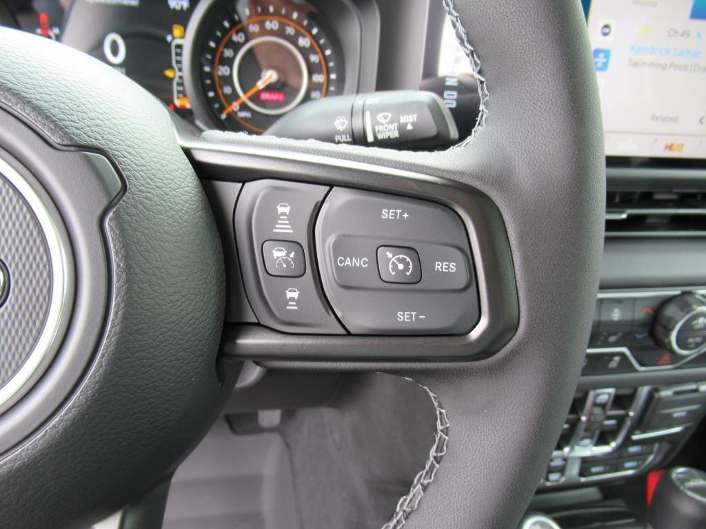 new 2025 Jeep Gladiator car, priced at $49,180