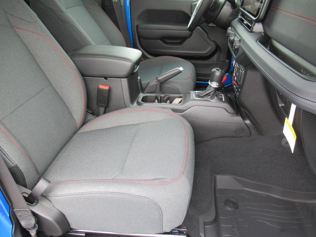 new 2025 Jeep Gladiator car, priced at $49,180