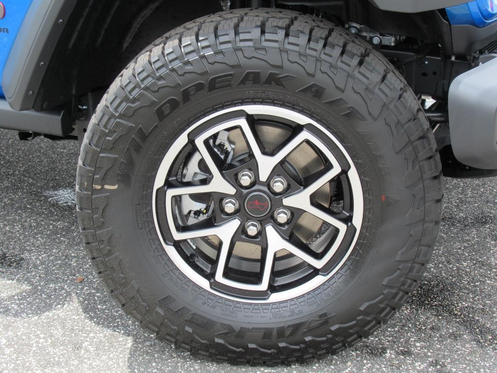 new 2025 Jeep Gladiator car, priced at $49,180