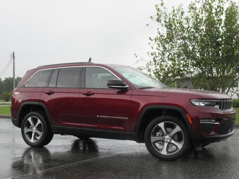 new 2024 Jeep Grand Cherokee car, priced at $48,920