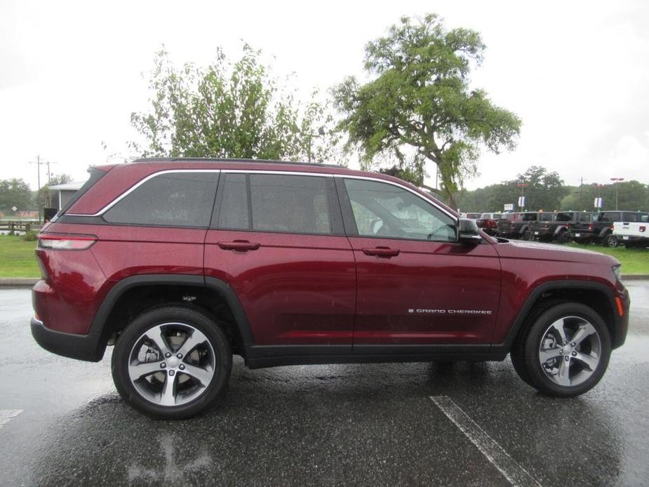 new 2024 Jeep Grand Cherokee car, priced at $48,920