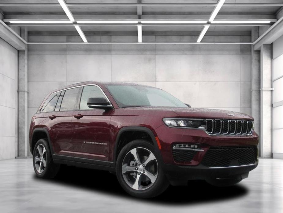 new 2024 Jeep Grand Cherokee car, priced at $39,420