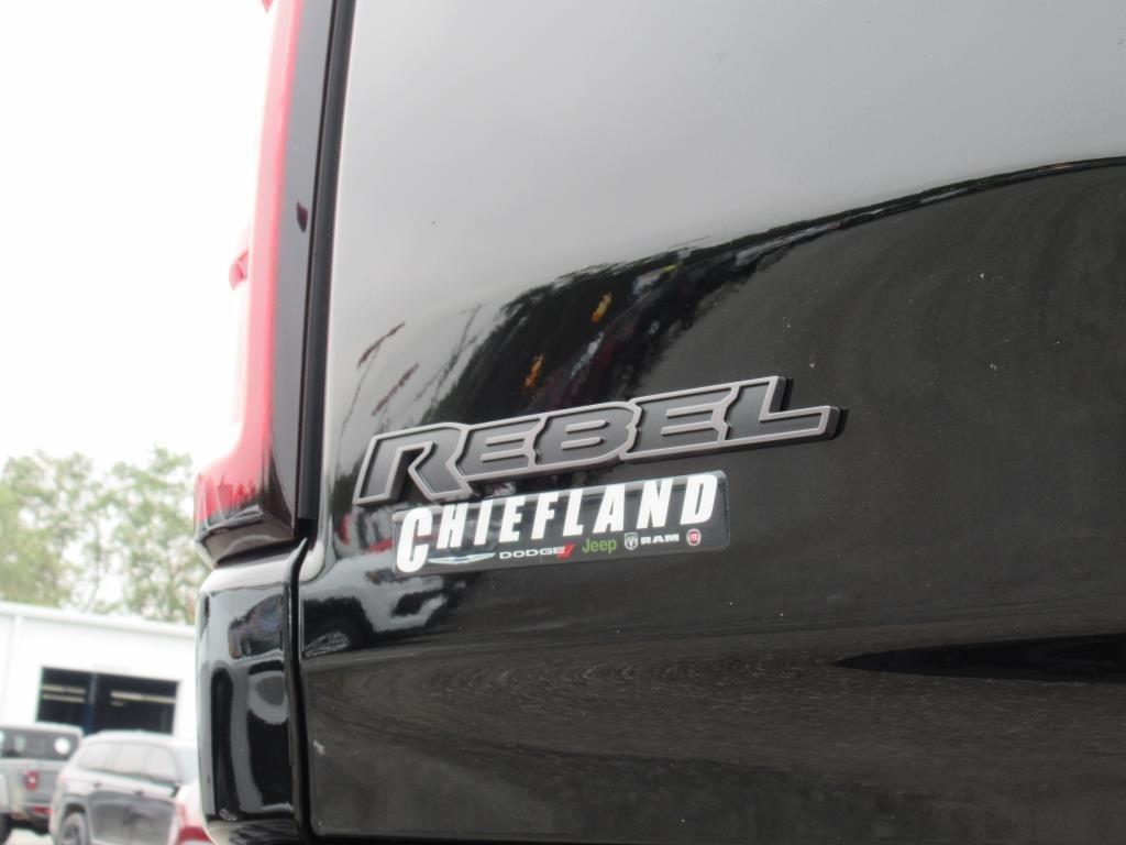 new 2025 Ram 1500 car, priced at $61,015