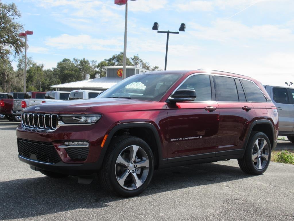 new 2025 Jeep Grand Cherokee car, priced at $51,355