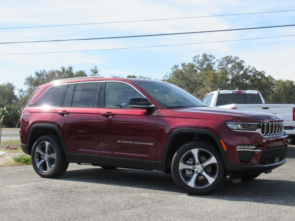 new 2025 Jeep Grand Cherokee car, priced at $51,355