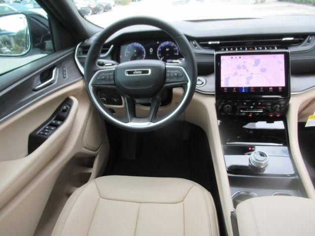 new 2025 Jeep Grand Cherokee car, priced at $47,646