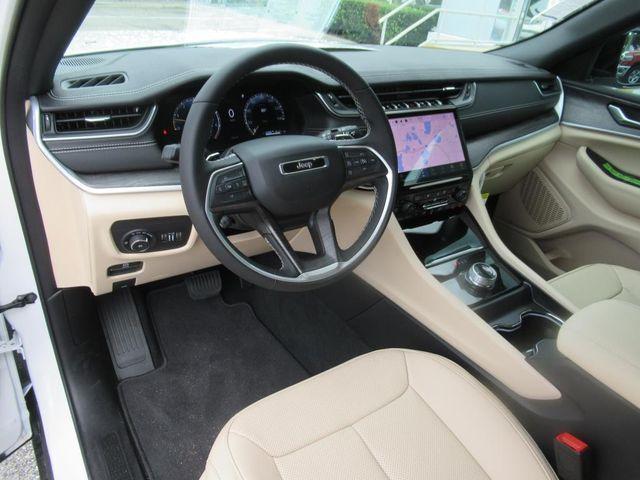 new 2025 Jeep Grand Cherokee car, priced at $47,646