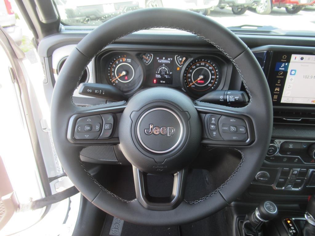 new 2025 Jeep Gladiator car, priced at $41,968