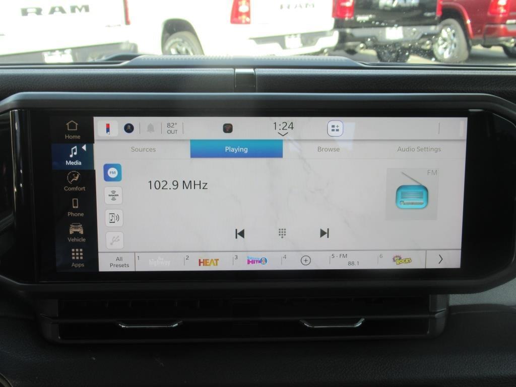 new 2025 Jeep Gladiator car, priced at $39,921
