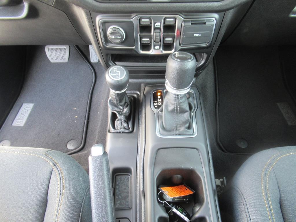 new 2025 Jeep Gladiator car, priced at $39,921