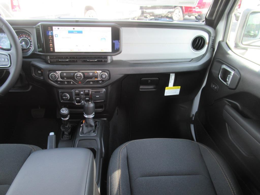 new 2025 Jeep Gladiator car, priced at $41,968
