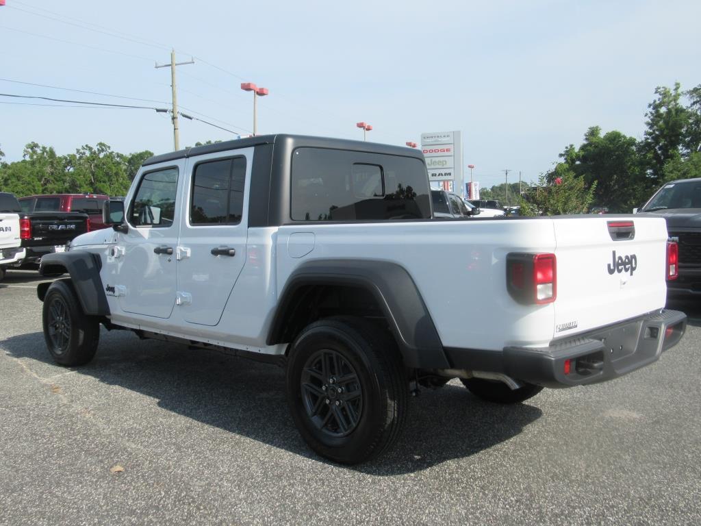 new 2025 Jeep Gladiator car, priced at $40,215