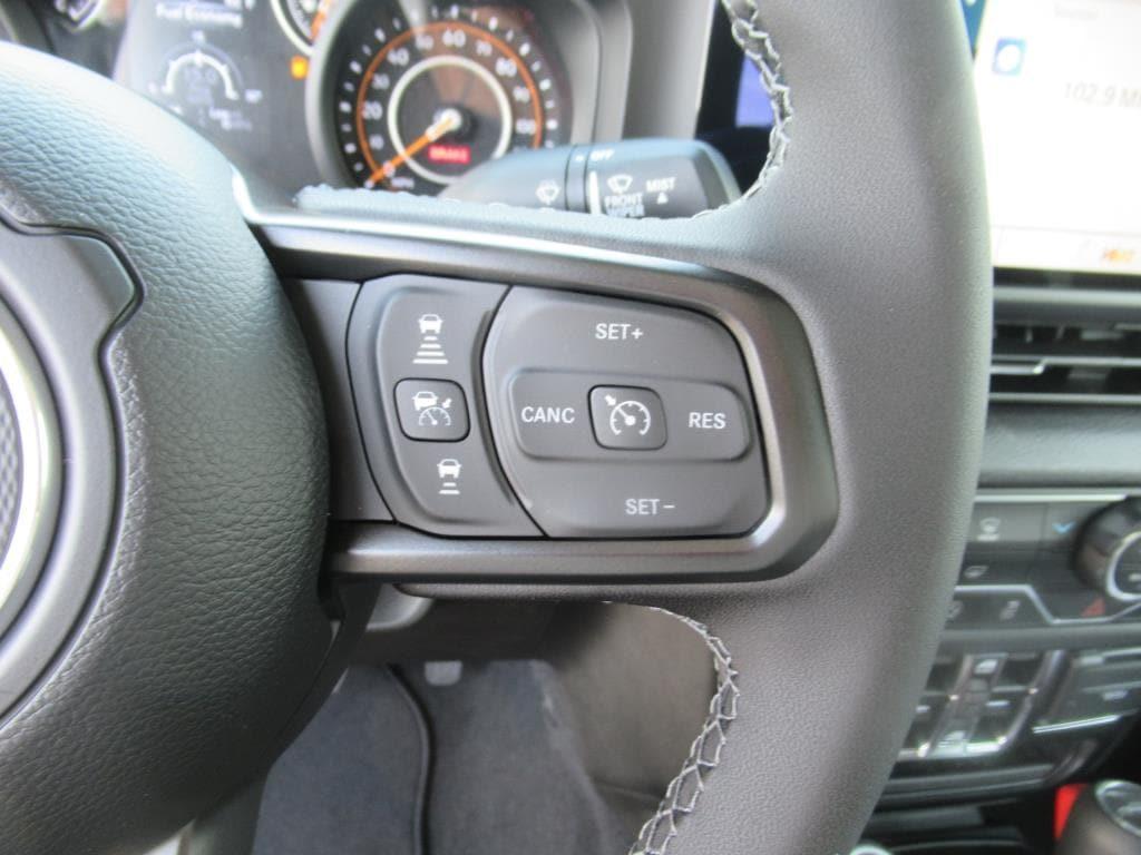 new 2025 Jeep Gladiator car, priced at $41,968