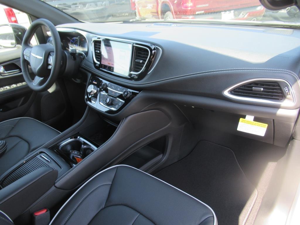 new 2025 Chrysler Pacifica Hybrid car, priced at $52,756
