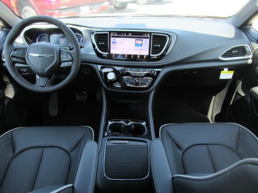 new 2025 Chrysler Pacifica Hybrid car, priced at $52,756