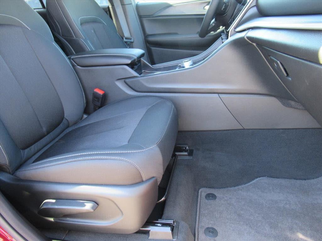 new 2025 Jeep Grand Cherokee car, priced at $32,071