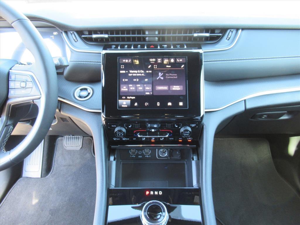 new 2025 Jeep Grand Cherokee car, priced at $32,071