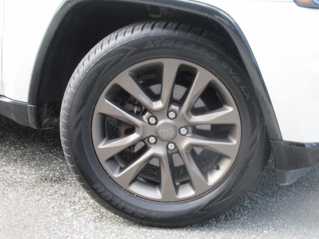 used 2016 Jeep Grand Cherokee car, priced at $14,495