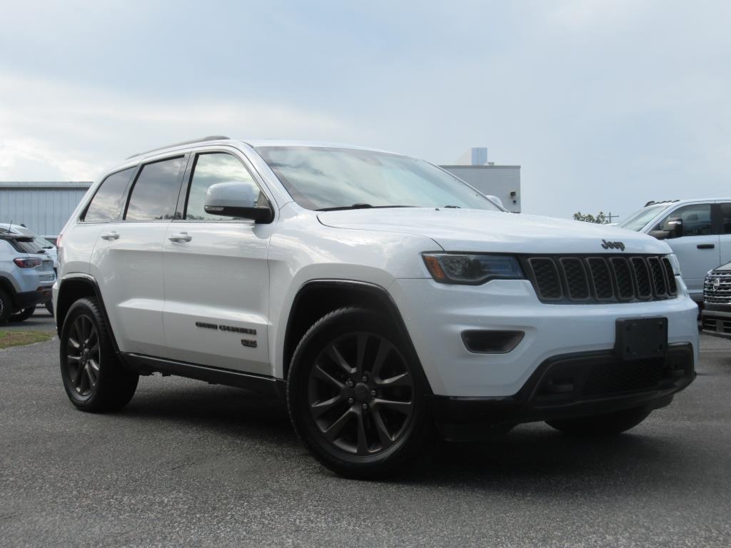 used 2016 Jeep Grand Cherokee car, priced at $13,880