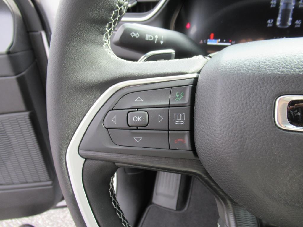 new 2025 Jeep Grand Cherokee car, priced at $39,806