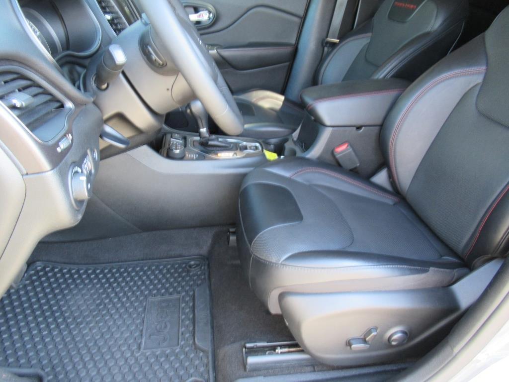 used 2022 Jeep Cherokee car, priced at $25,900