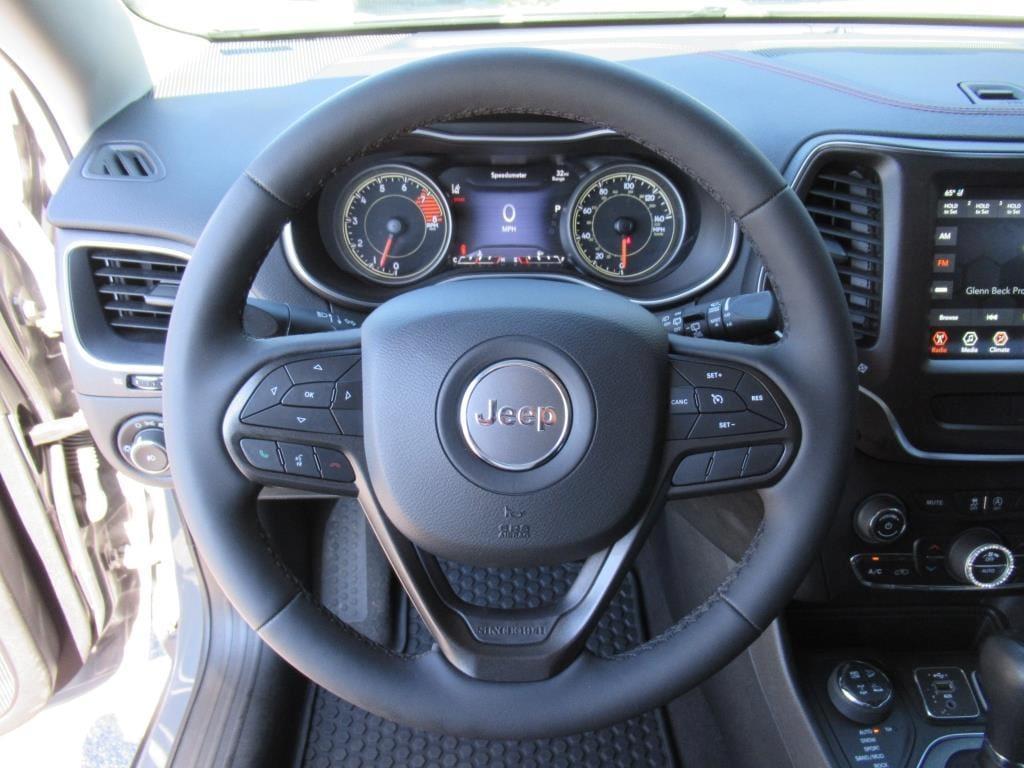 used 2022 Jeep Cherokee car, priced at $25,900
