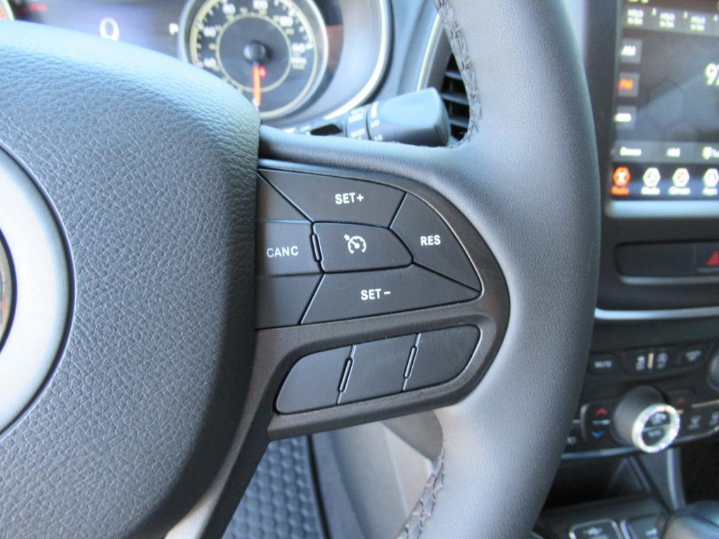 used 2022 Jeep Cherokee car, priced at $25,900