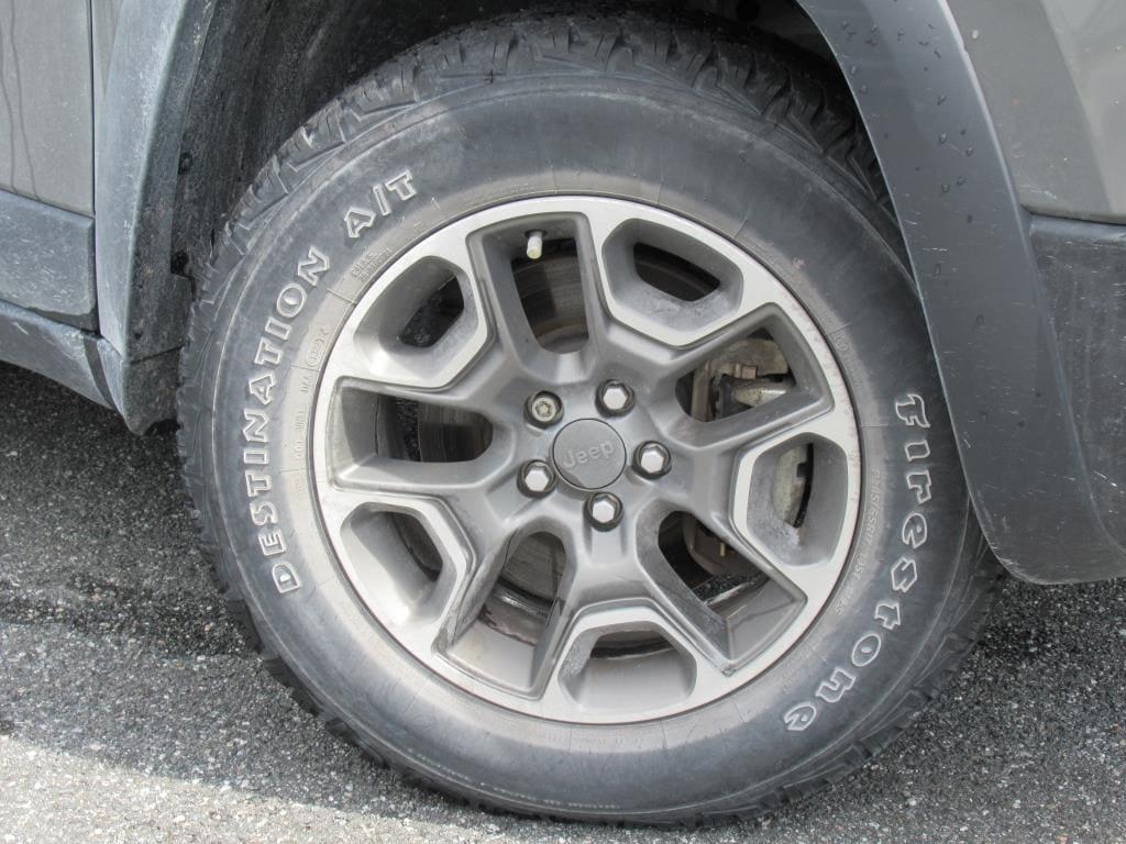 used 2022 Jeep Cherokee car, priced at $26,995