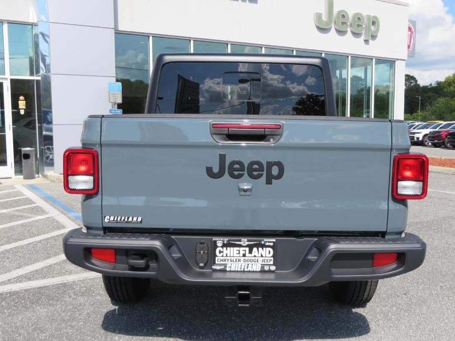 new 2024 Jeep Gladiator car, priced at $49,870
