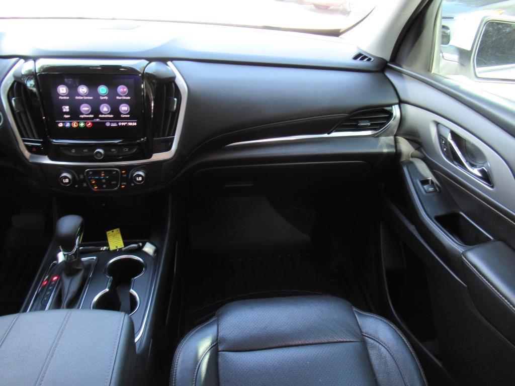used 2021 Chevrolet Traverse car, priced at $18,900