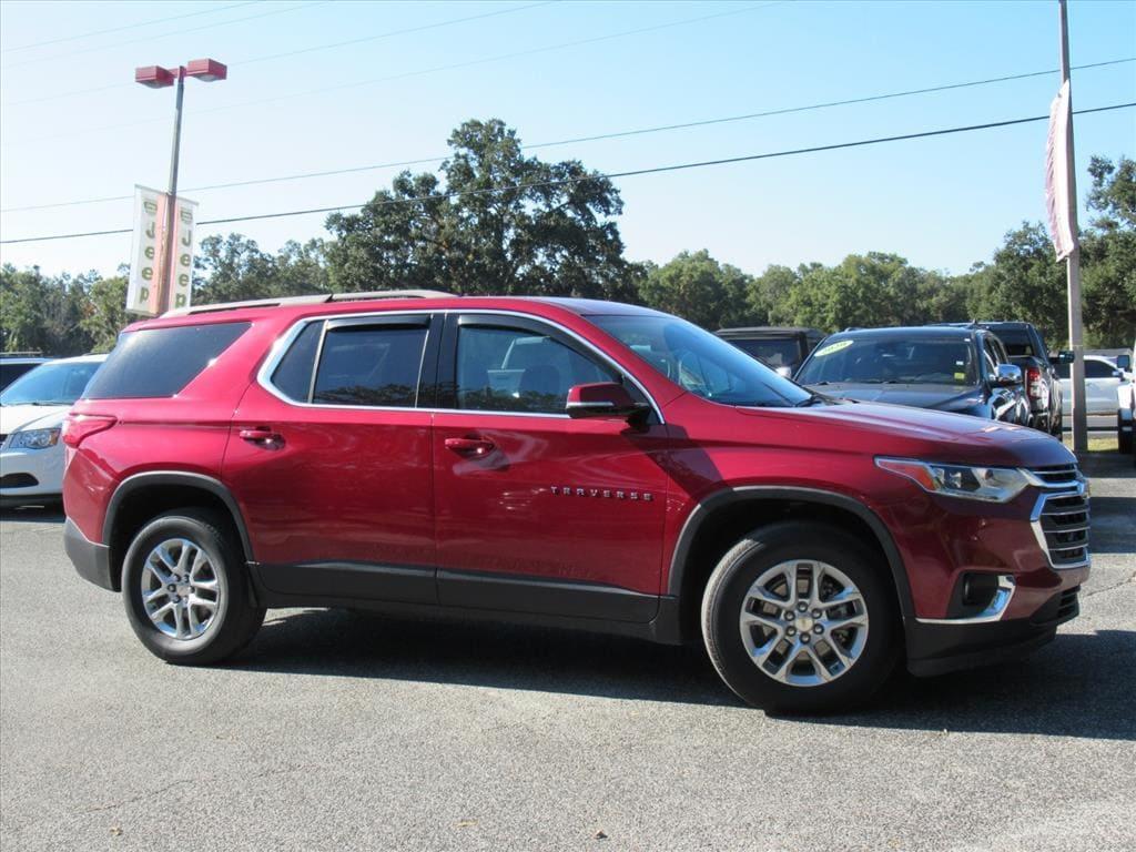 used 2021 Chevrolet Traverse car, priced at $19,900