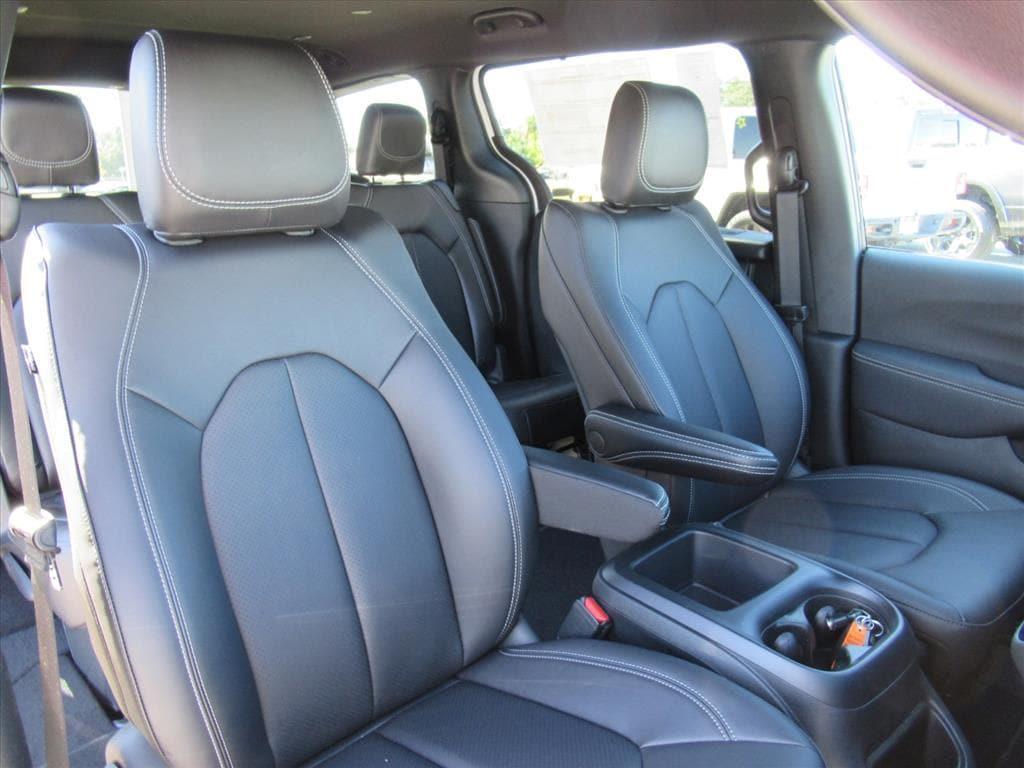 new 2026 Chrysler Pacifica car, priced at $39,340