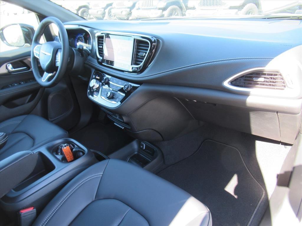 new 2026 Chrysler Pacifica car, priced at $39,340