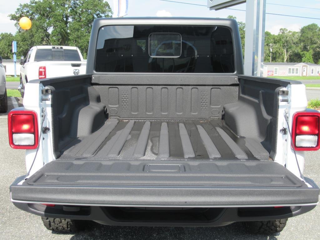 new 2024 Jeep Gladiator car, priced at $40,550