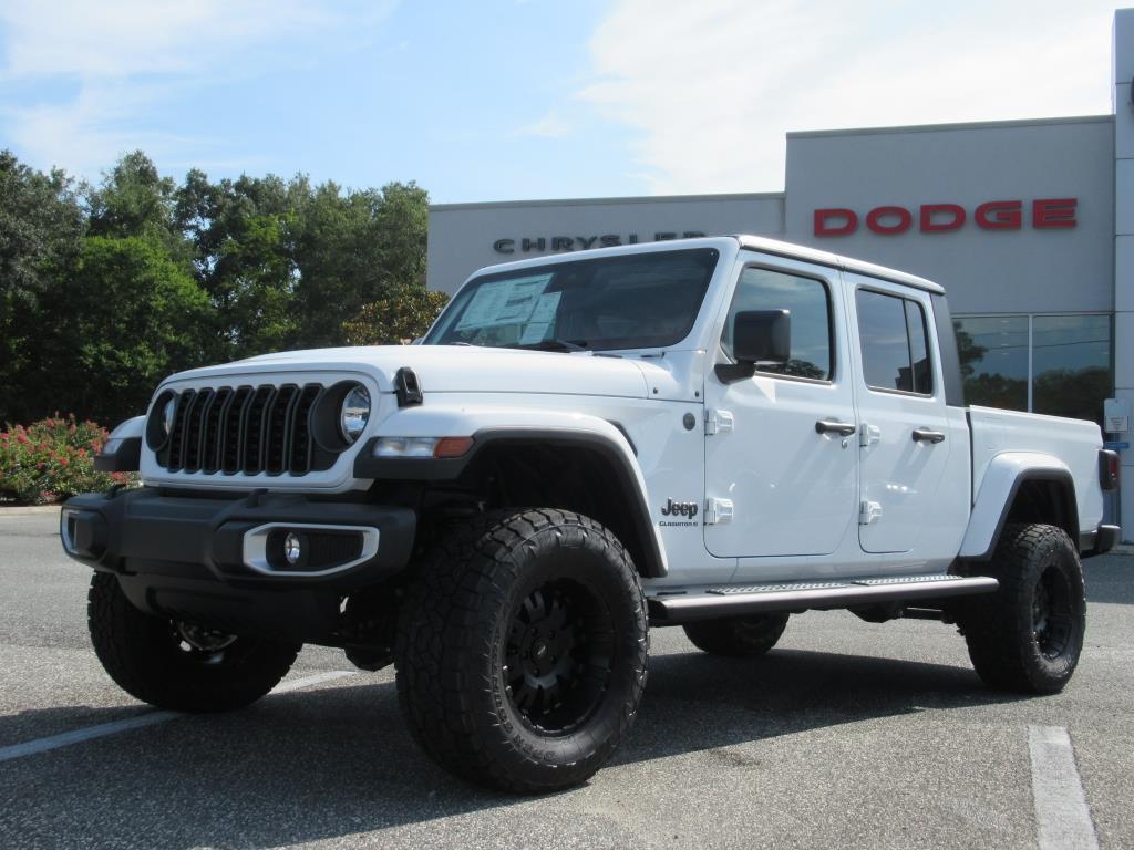 new 2024 Jeep Gladiator car, priced at $40,550