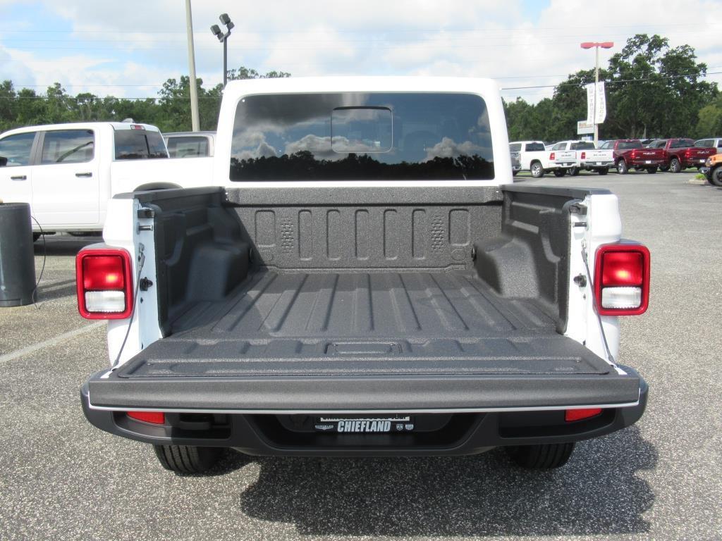 new 2025 Jeep Gladiator car, priced at $40,787