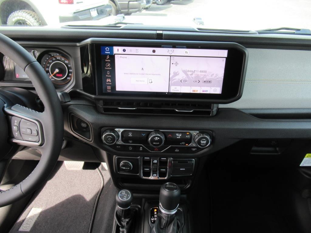 new 2025 Jeep Gladiator car, priced at $40,787