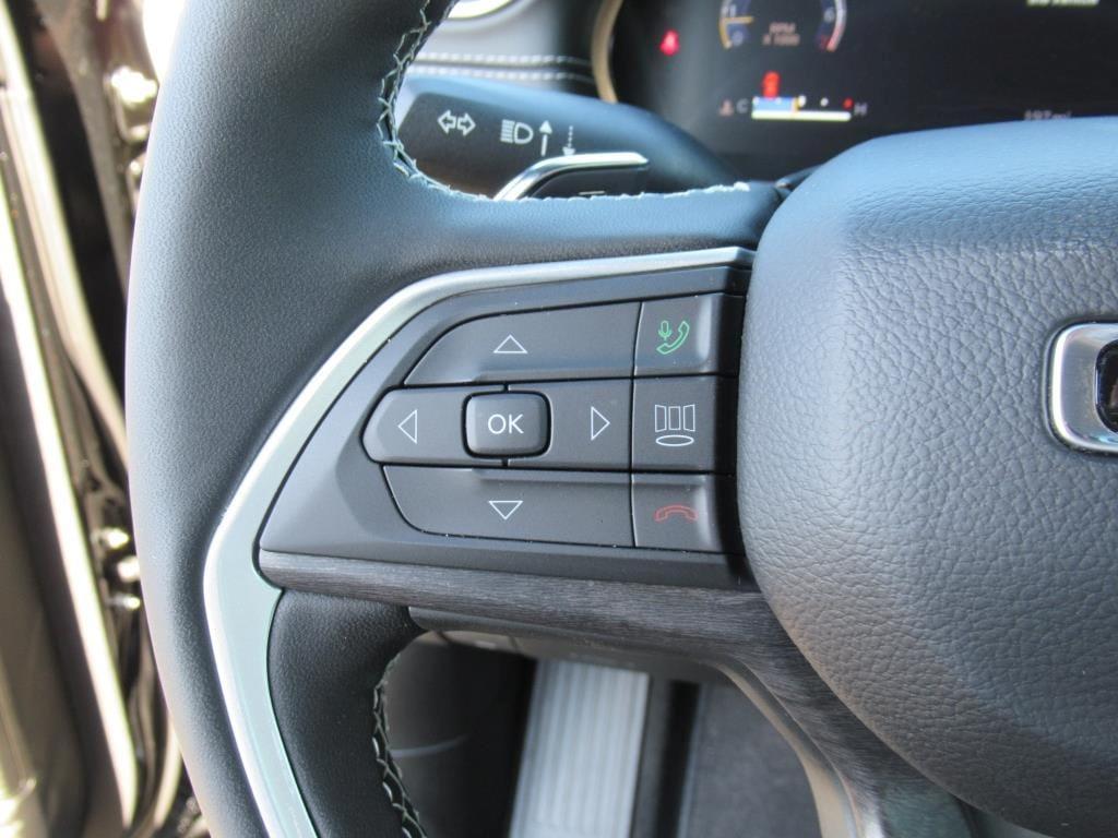 new 2025 Jeep Grand Cherokee L car, priced at $39,520
