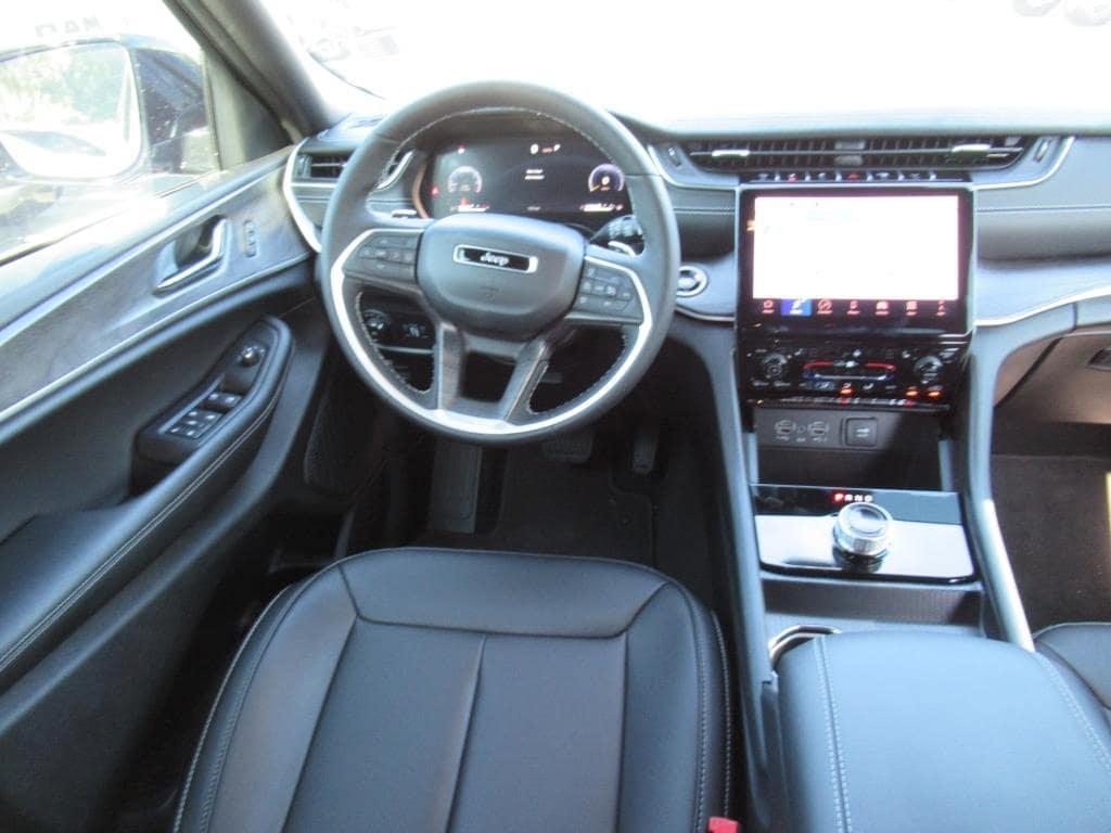 new 2025 Jeep Grand Cherokee L car, priced at $39,520
