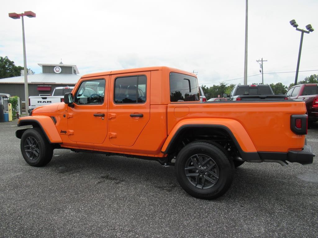 new 2025 Jeep Gladiator car, priced at $41,843