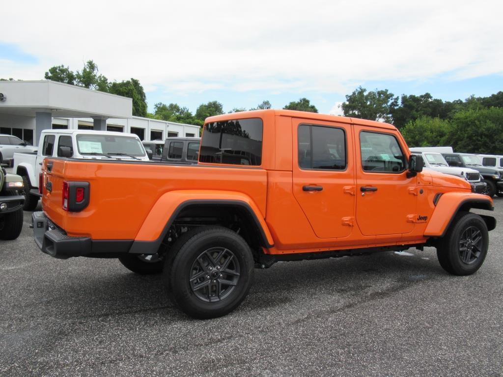 new 2025 Jeep Gladiator car, priced at $41,843