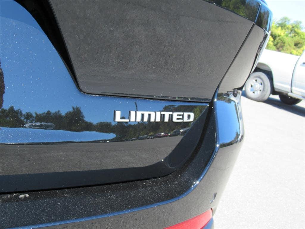 new 2025 Jeep Grand Cherokee L car, priced at $41,354